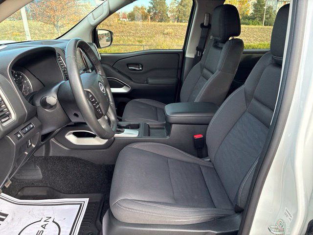 Used 2024 Nissan Frontier SV w/ Hardbody Edition AWD/4WD image 13
