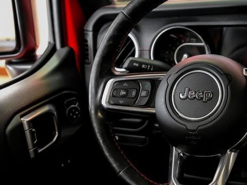 Used 2020 Jeep Gladiator Rubicon AWD/4WD image 17