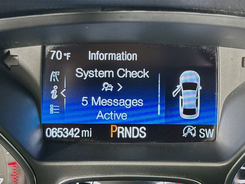 Used 2017 Ford Escape Titanium image 15