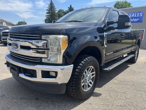 Used 2017 Ford F250 Lariat w/ Lariat Value Package AWD/4WD image 2