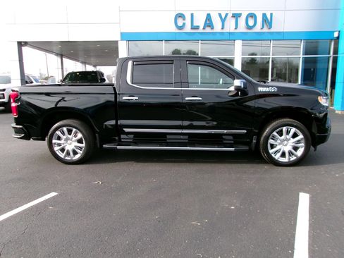 Certified 2022 Chevrolet Silverado 1500 High Country w/ High Country Premium Package image 2