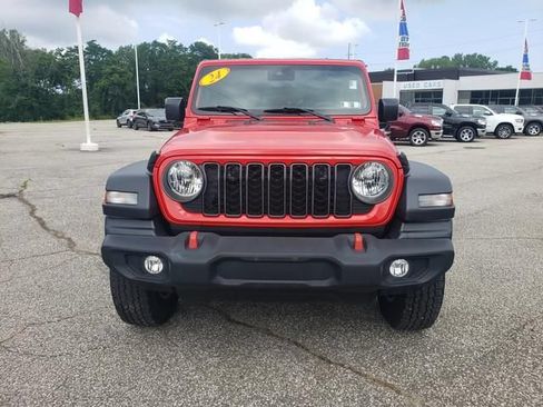 Used 2024 Jeep Wrangler Unlimited Sport AWD/4WD image 9