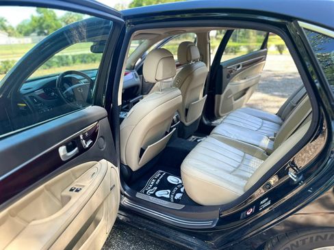 Used 2013 Hyundai Equus Signature RWD image 5