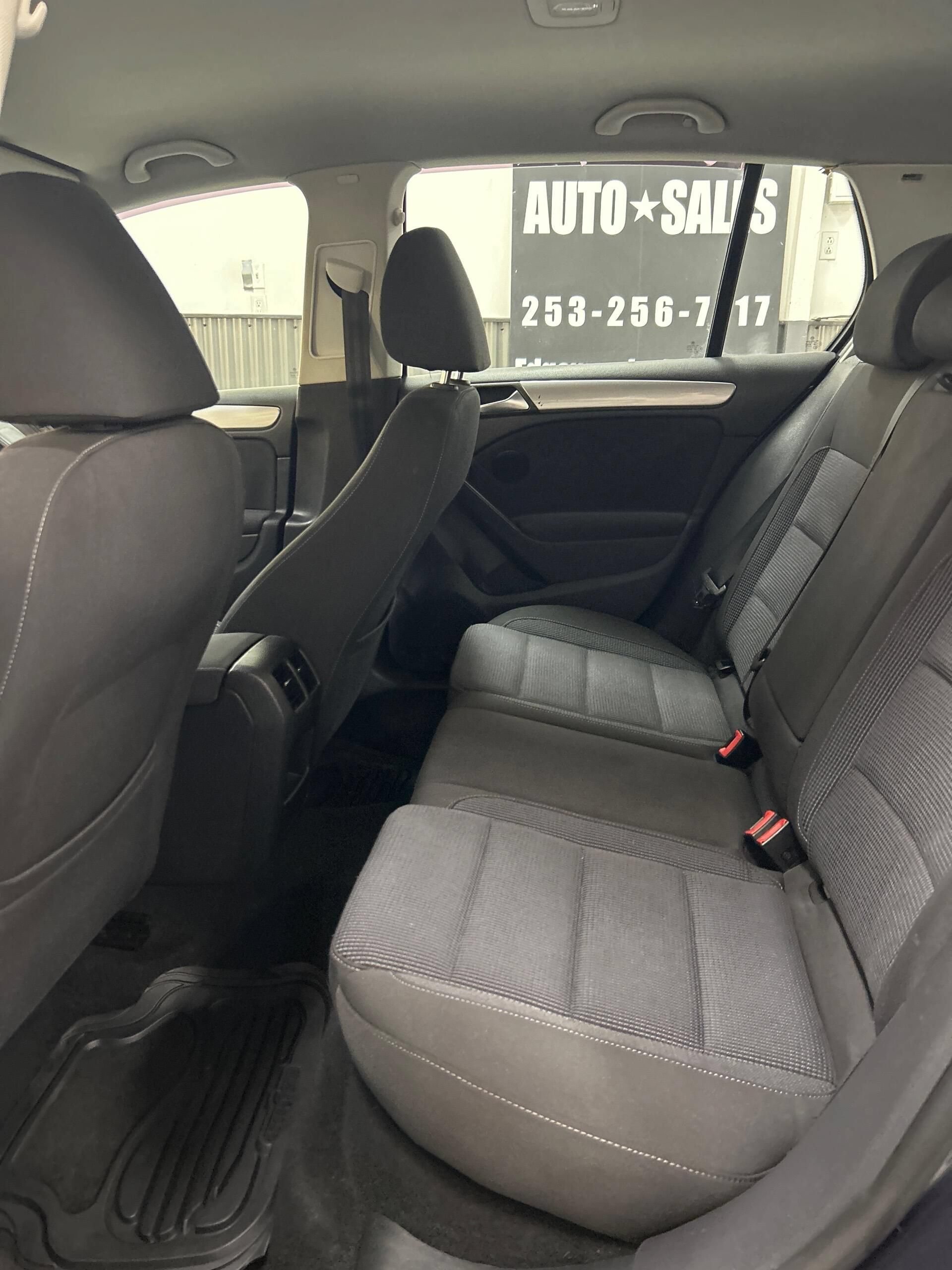 Used 2012 Volkswagen Golf TDI FWD image 10