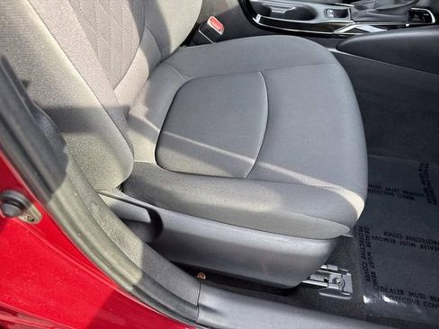 Used 2022 Toyota Corolla LE image 10