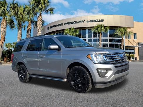 Used 2020 Ford Expedition XLT w/ Equipment Group 202A RWD image 2