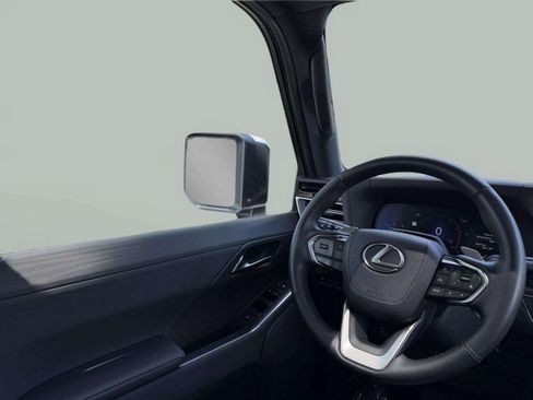 Used 2024 Lexus GX 550 w/ Accessory Package (2T) AWD/4WD image 12
