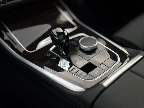 Used 2021 BMW X5 xDrive40i w/ Premium Package image 19