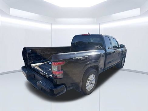 Used 2023 Nissan Frontier SV w/ Tow Package RWD image 6