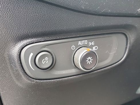 Used 2019 Chevrolet Equinox LT image 6