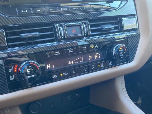 Used 2024 Nissan Pathfinder Platinum w/ Cargo Package image 20