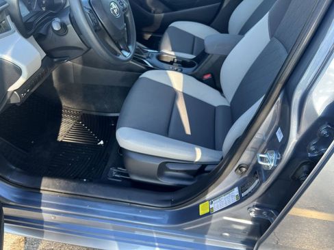 Used 2024 Toyota Corolla LE image 12