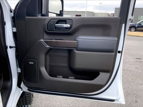 Used 2022 GMC Sierra 3500 Denali w/ Denali Ultimate Package image 23