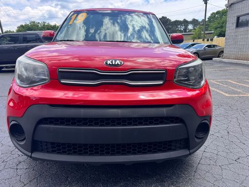 Used 2019 Kia Soul w/ Convenience Package FWD image 2