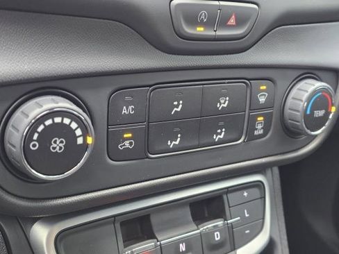 Used 2023 GMC Terrain SLE image 22