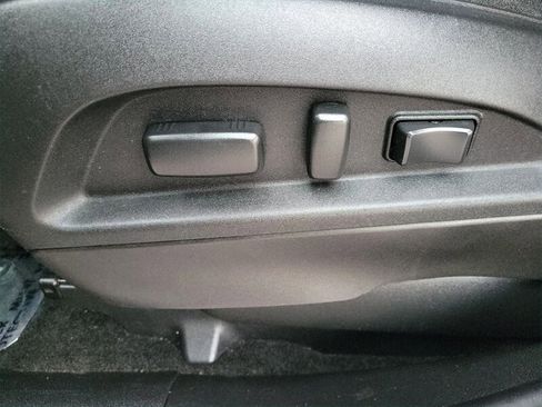 Used 2017 Chevrolet Equinox LT w/ Convenience Package image 19