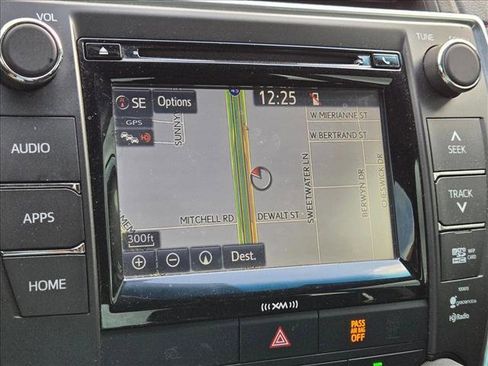 Used 2017 Toyota Camry SE image 12