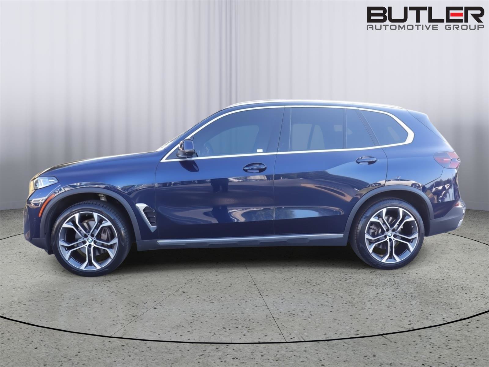 Used 2024 BMW X5 sDrive40i w/ Premium Package RWD image 3