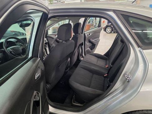 Used 2017 Ford Focus SEL FWD image 9