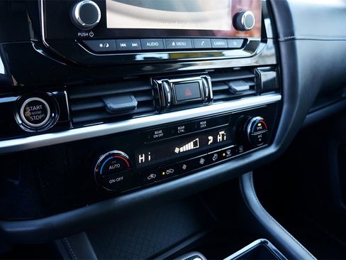 Used 2022 Nissan Pathfinder S image 26