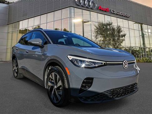 Used 2023 Volkswagen ID.4 Pro image 5