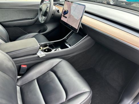 Used 2020 Tesla Model Y Long Range image 17