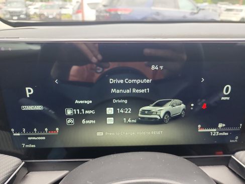 New 2025 Nissan Kicks SR image 19