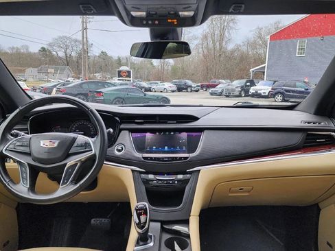 Used 2017 Cadillac XT5 Luxury w/ Driver Awareness Package AWD/4WD image 19