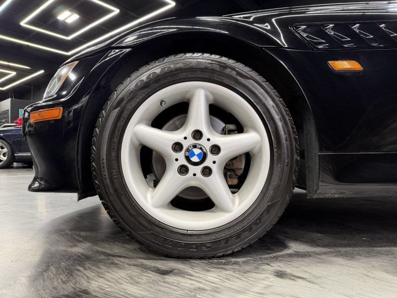 Used 1997 BMW Z3 2.8 RWD image 17