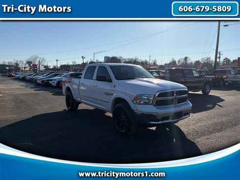 Used 2018 RAM 1500 Classic SLT image 1