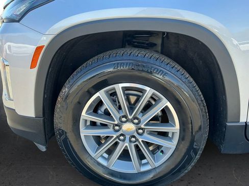 Used 2022 Chevrolet Traverse LT image 13