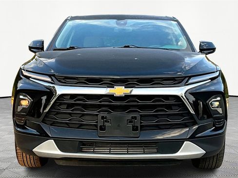 Used 2023 Chevrolet Blazer LT image 3