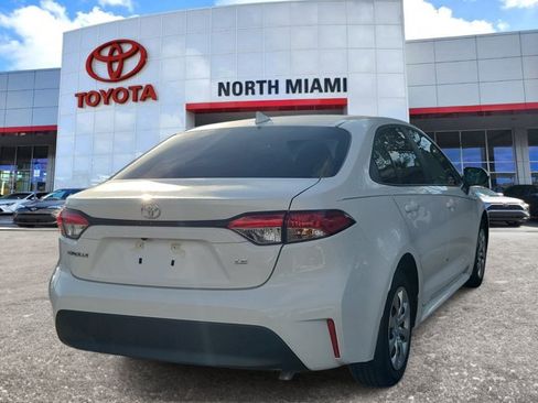 Used 2025 Toyota Corolla LE FWD image 4