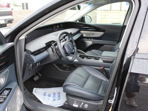 Used 2024 Lincoln Nautilus Reserve w/ Equipment Group 203A AWD/4WD image 22