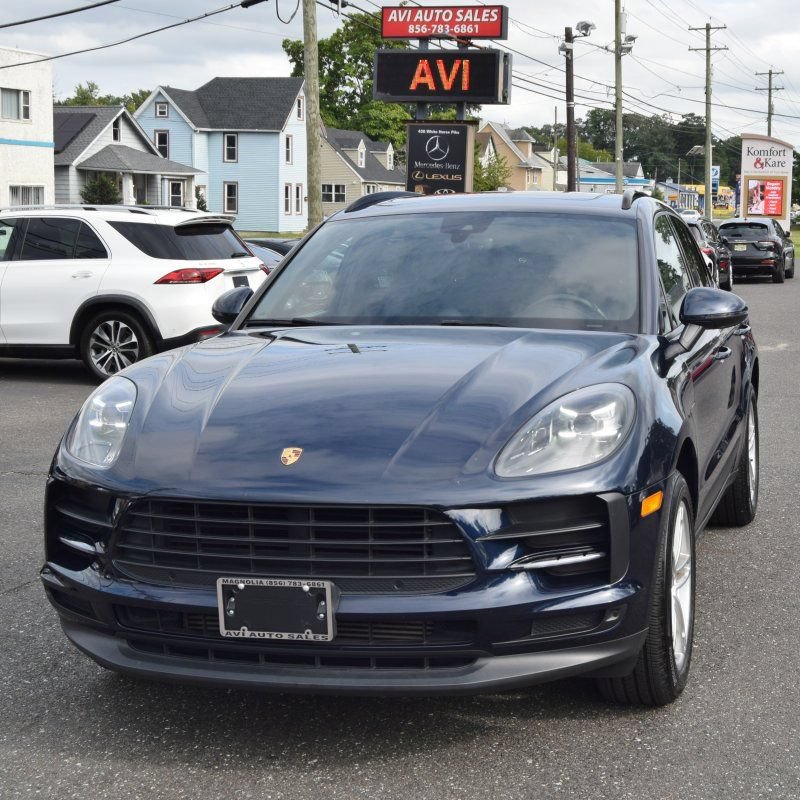 Used 2019 Porsche Macan AWD/4WD image 1