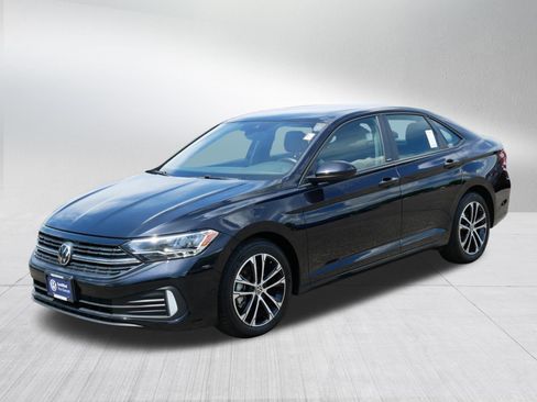 Certified 2024 Volkswagen Jetta Sport FWD image 3