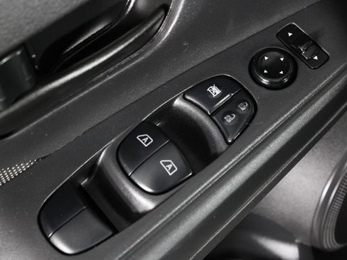 Certified 2020 Nissan Kicks S FWD image 22