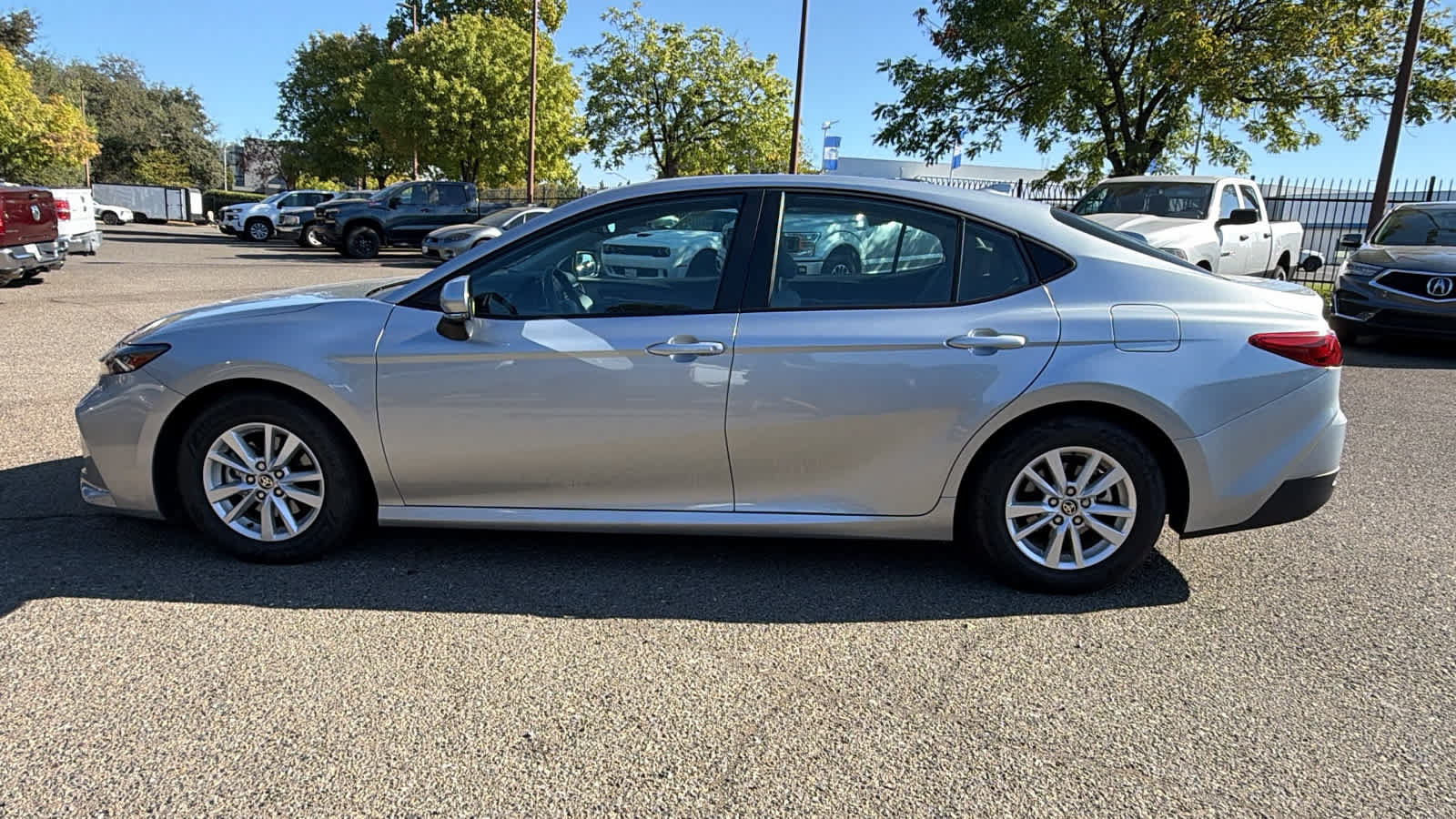 Used 2025 Toyota Camry LE FWD image 8