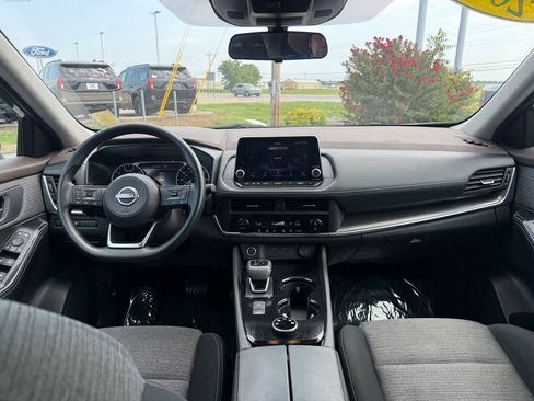 Used 2023 Nissan Rogue SV AWD/4WD image 10