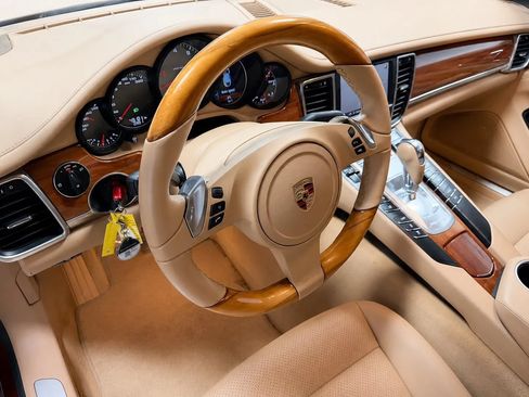 Used 2010 Porsche Panamera S RWD image 9