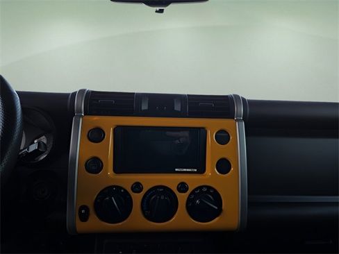 Used 2010 Toyota FJ Cruiser 4WD image 11