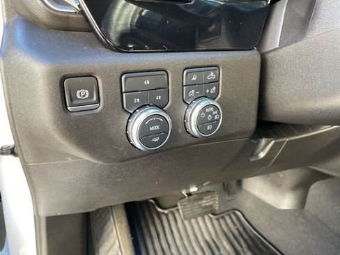 Used 2024 GMC Sierra 2500 SLE w/ SLE Convenience Package image 25