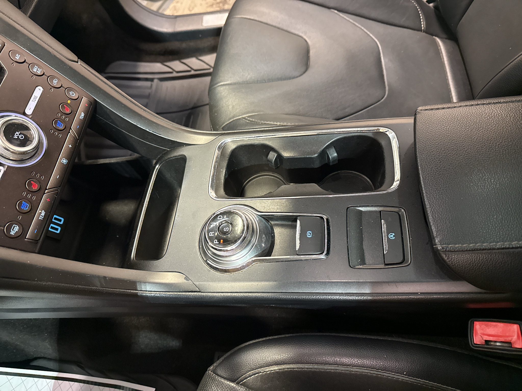 Used 2020 Ford Fusion Titanium FWD image 21
