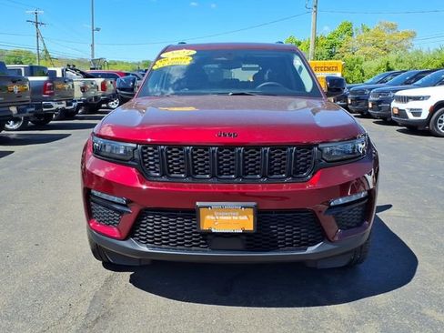 Certified 2023 Jeep Grand Cherokee Limited w/ Black Appearance Package AWD/4WD image 2