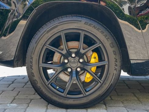 Used 2018 Jeep Grand Cherokee Trackhawk AWD/4WD image 32