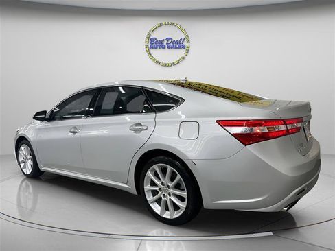 Used 2014 Toyota Avalon Limited w/ Technology Package FWD image 3