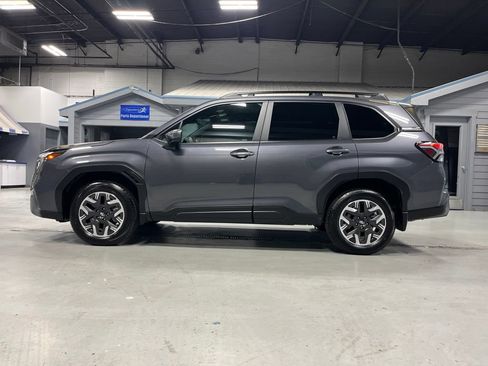 Used 2026 Subaru Forester Premium AWD/4WD image 4