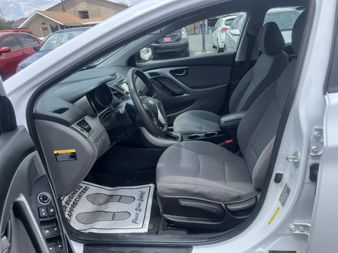 Used 2015 Hyundai Elantra SE w/ Option Group 02 FWD image 11