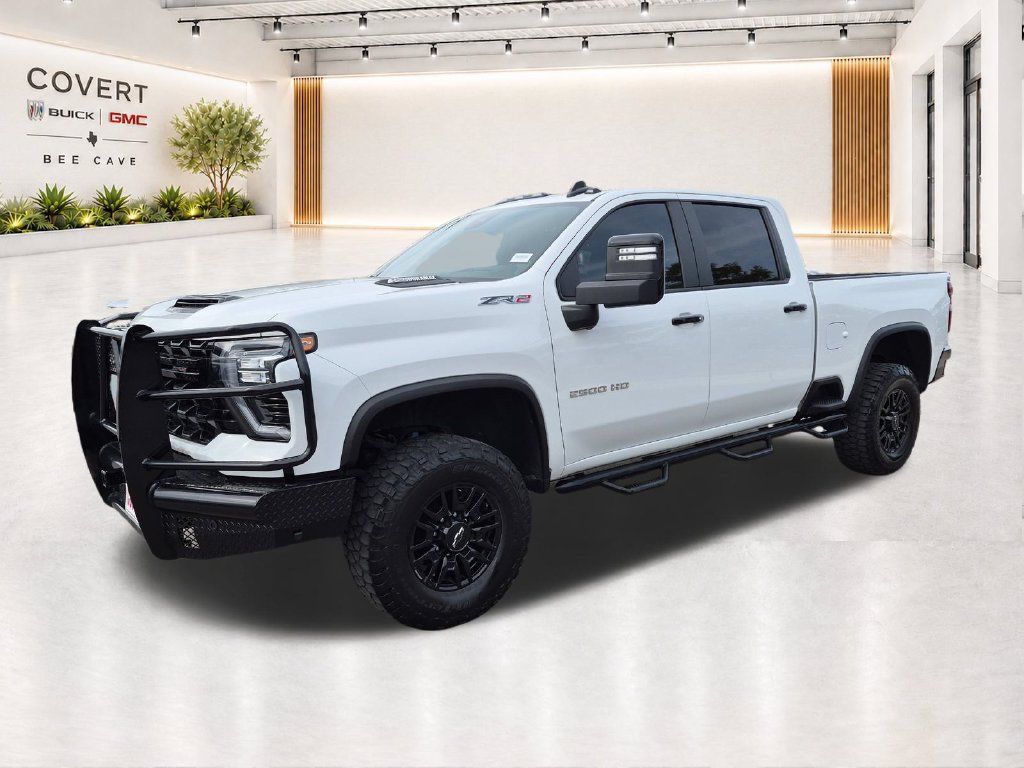 Used 2025 Chevrolet Silverado 2500 ZR2 w/ Technology Package AWD/4WD image 4