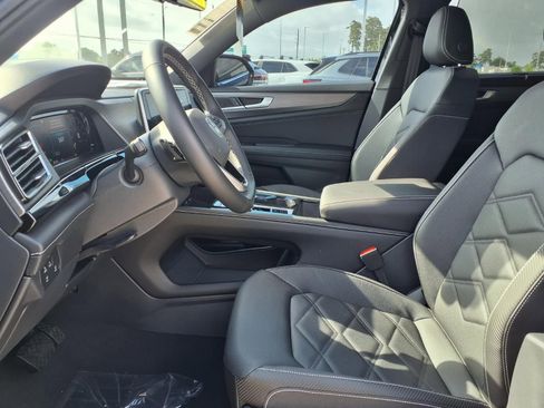 New 2026 Volkswagen Atlas Cross Sport SE FWD image 8